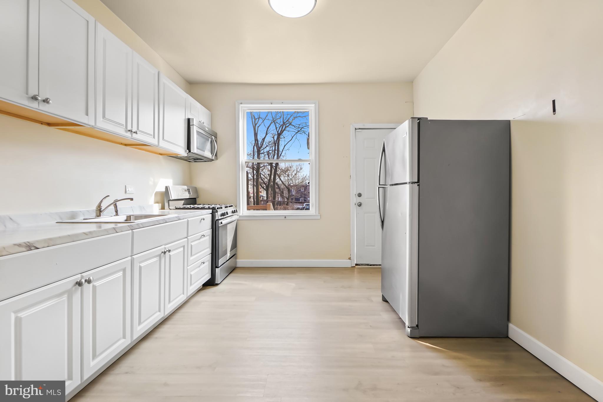 BROADWAY EAST - Residential