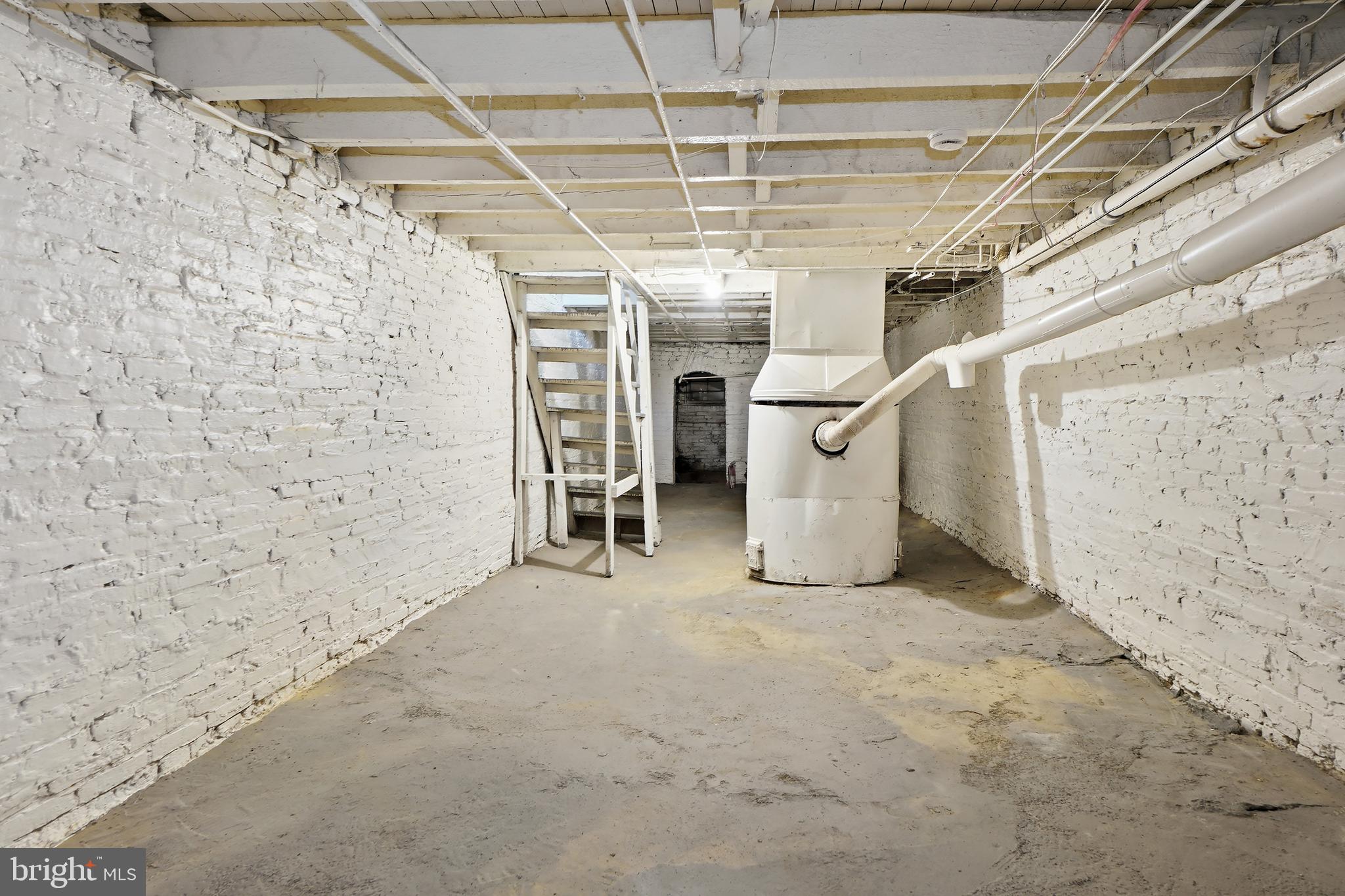 BROADWAY EAST - Residential