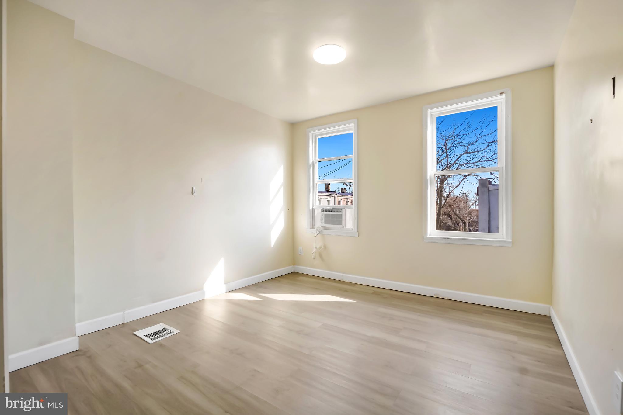 BROADWAY EAST - Residential