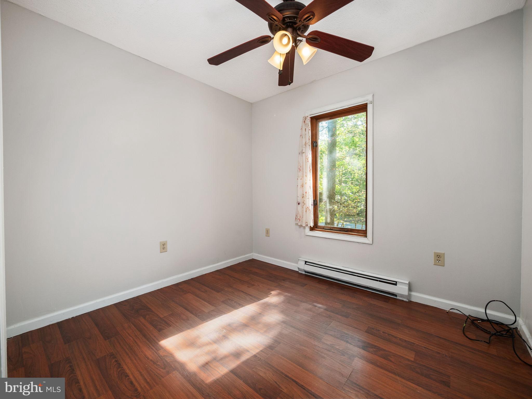 SAW CREEK EST - Residential