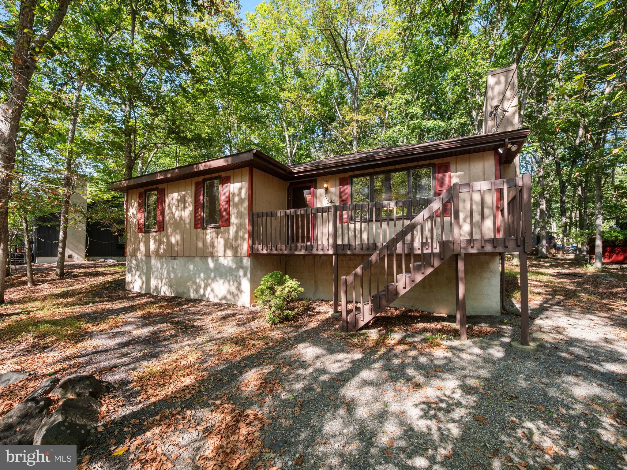 SAW CREEK EST - Residential