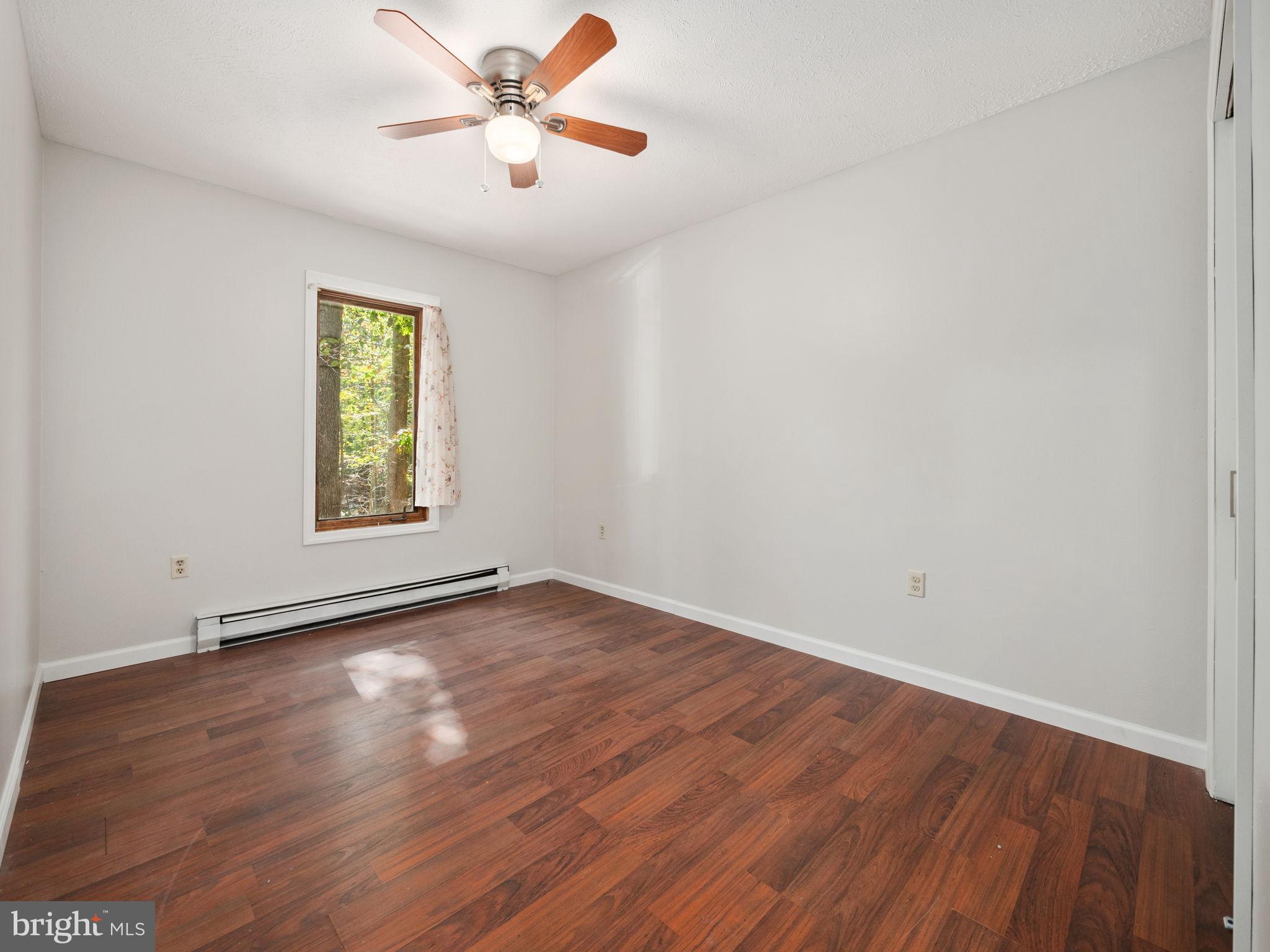 SAW CREEK EST - Residential