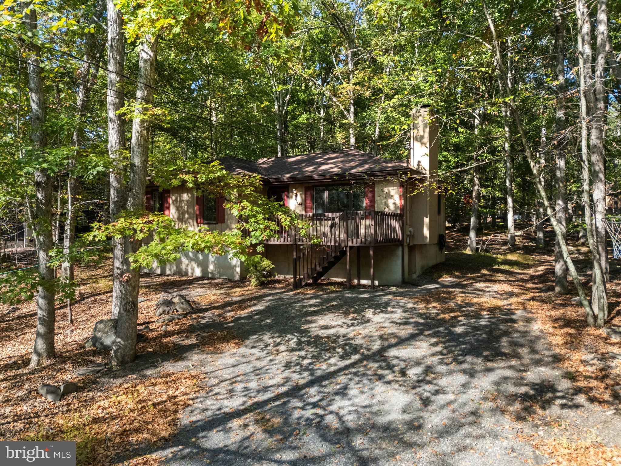 SAW CREEK EST - Residential