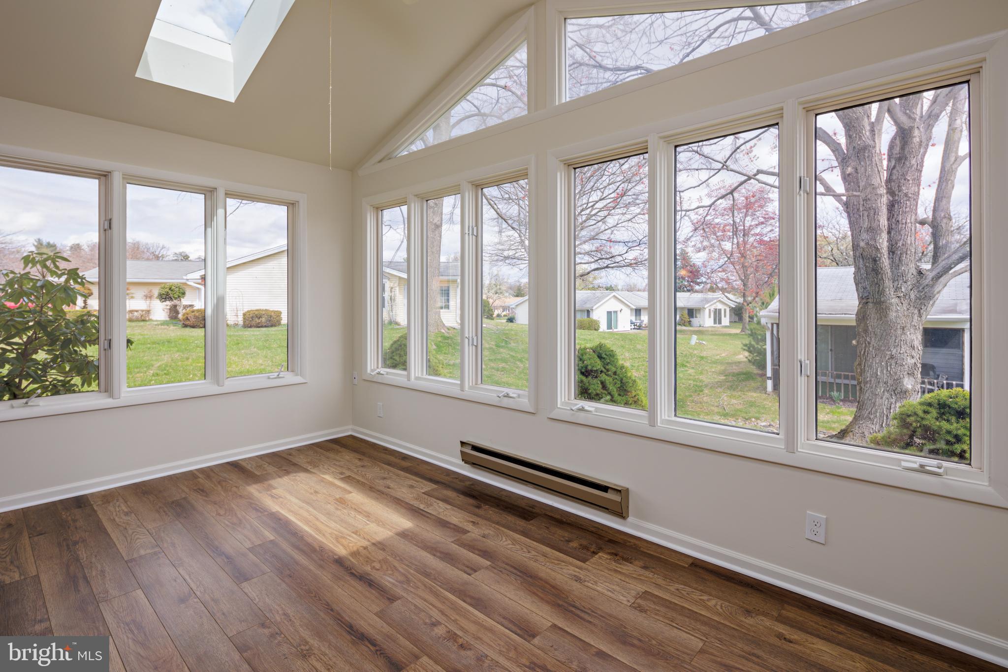 LEISURE WORLD - Residential