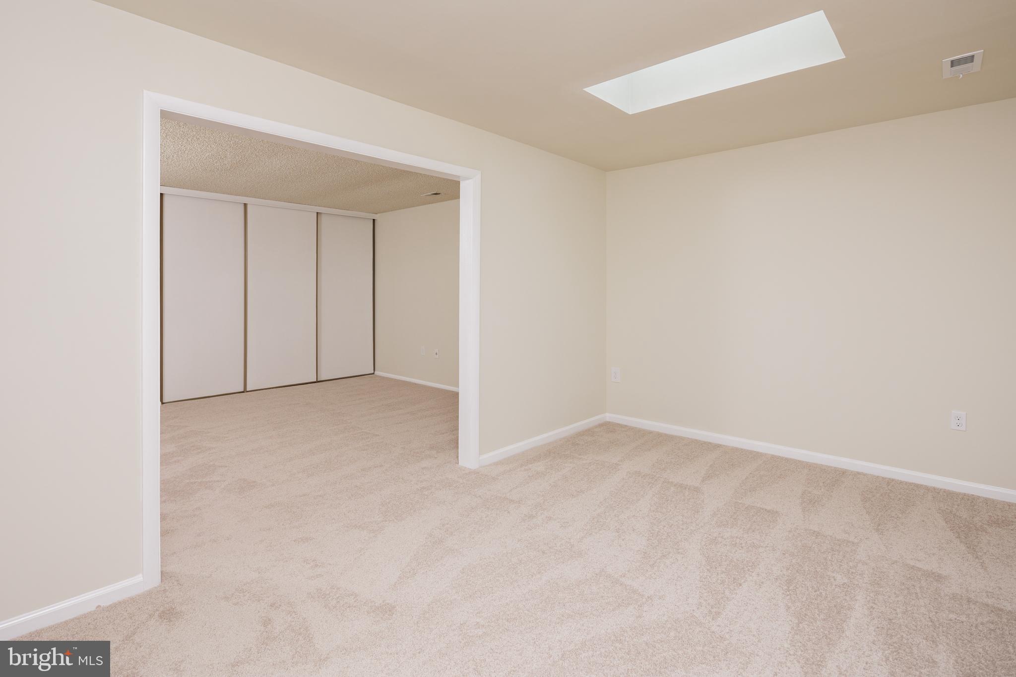 LEISURE WORLD - Residential