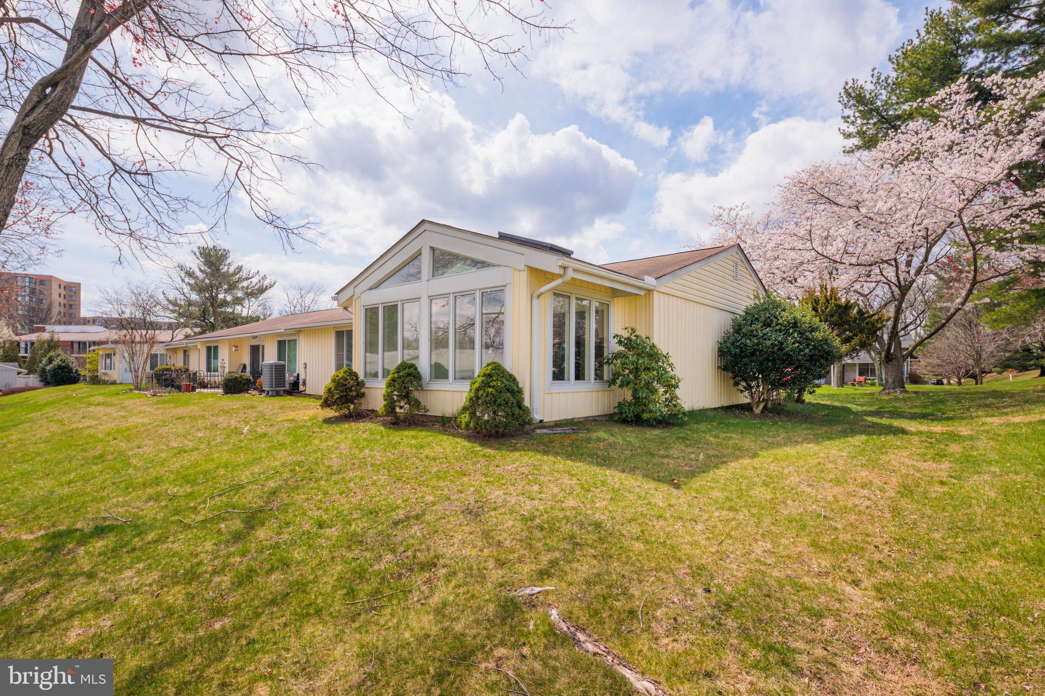 LEISURE WORLD - Residential