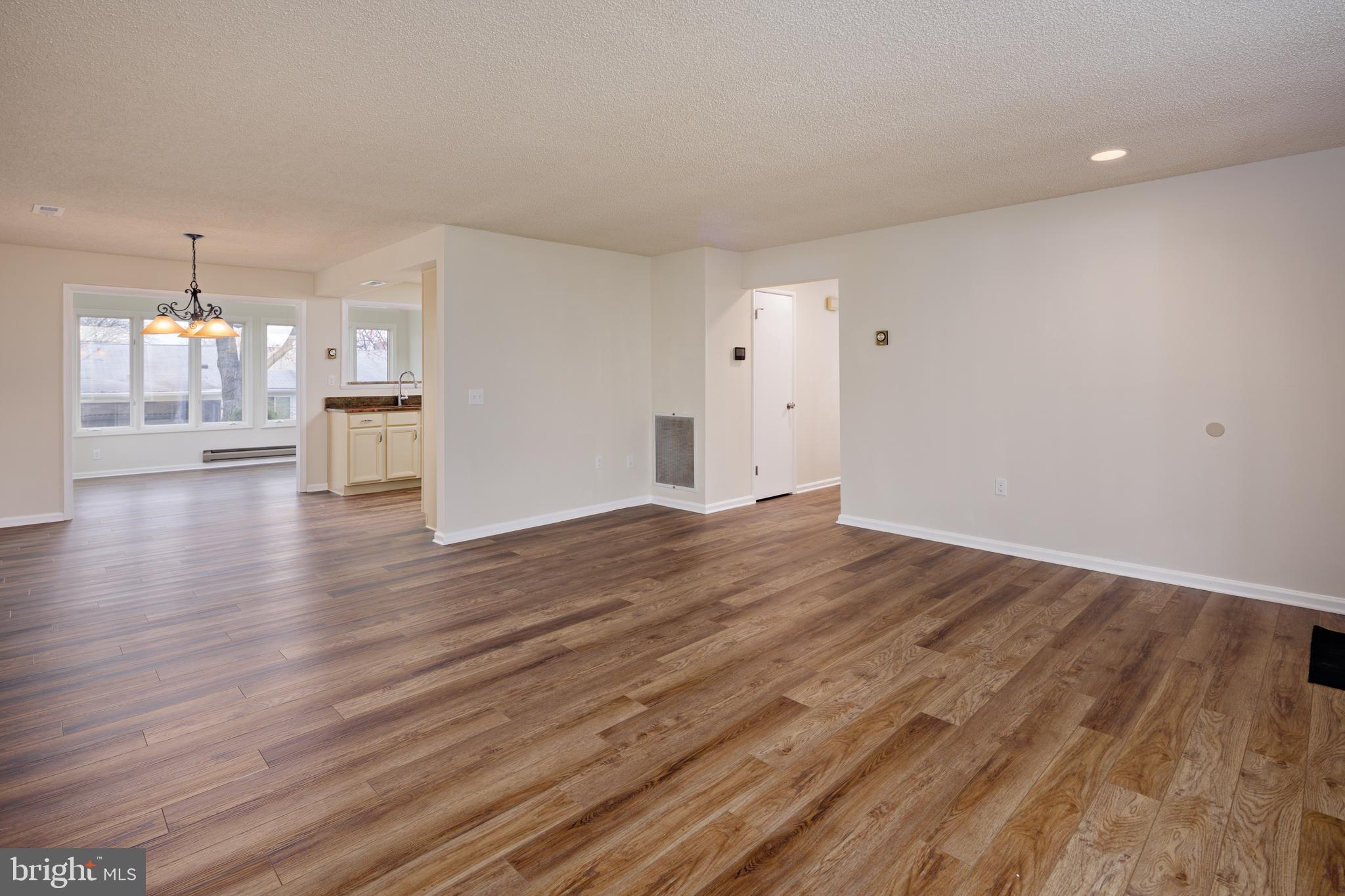 LEISURE WORLD - Residential