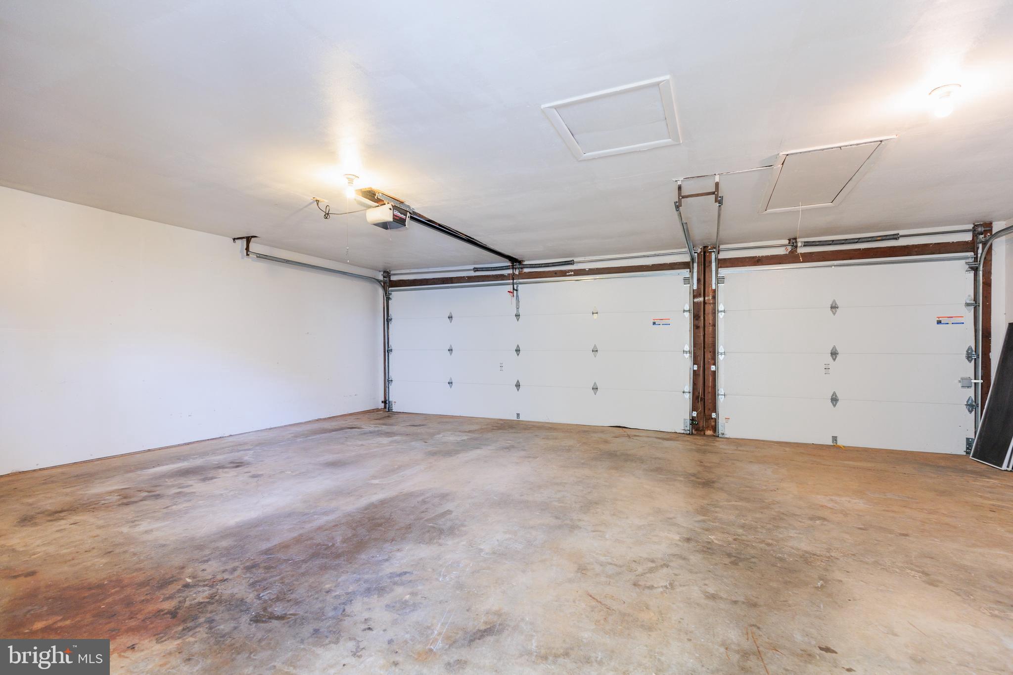 LEISURE WORLD - Residential