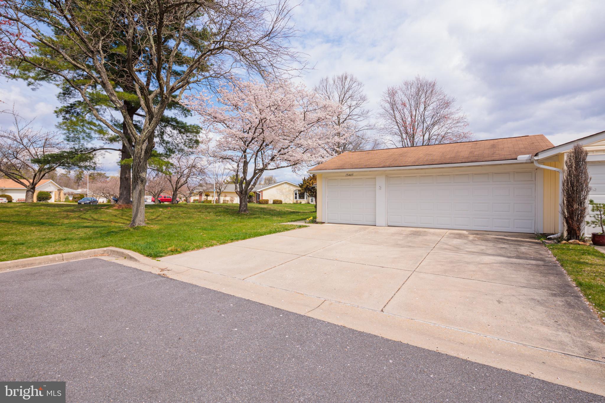 LEISURE WORLD - Residential