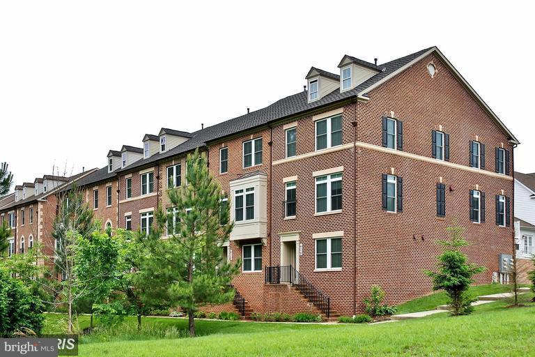 WATKINS MILL TOWN CENTER - Residential Lease