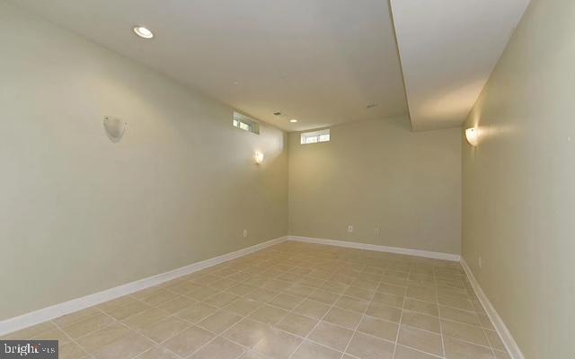 DAVIS ESTATES - Residential Lease