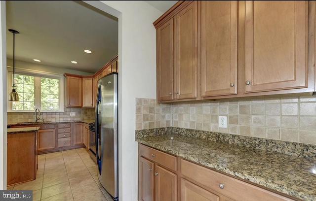 DAVIS ESTATES - Residential Lease