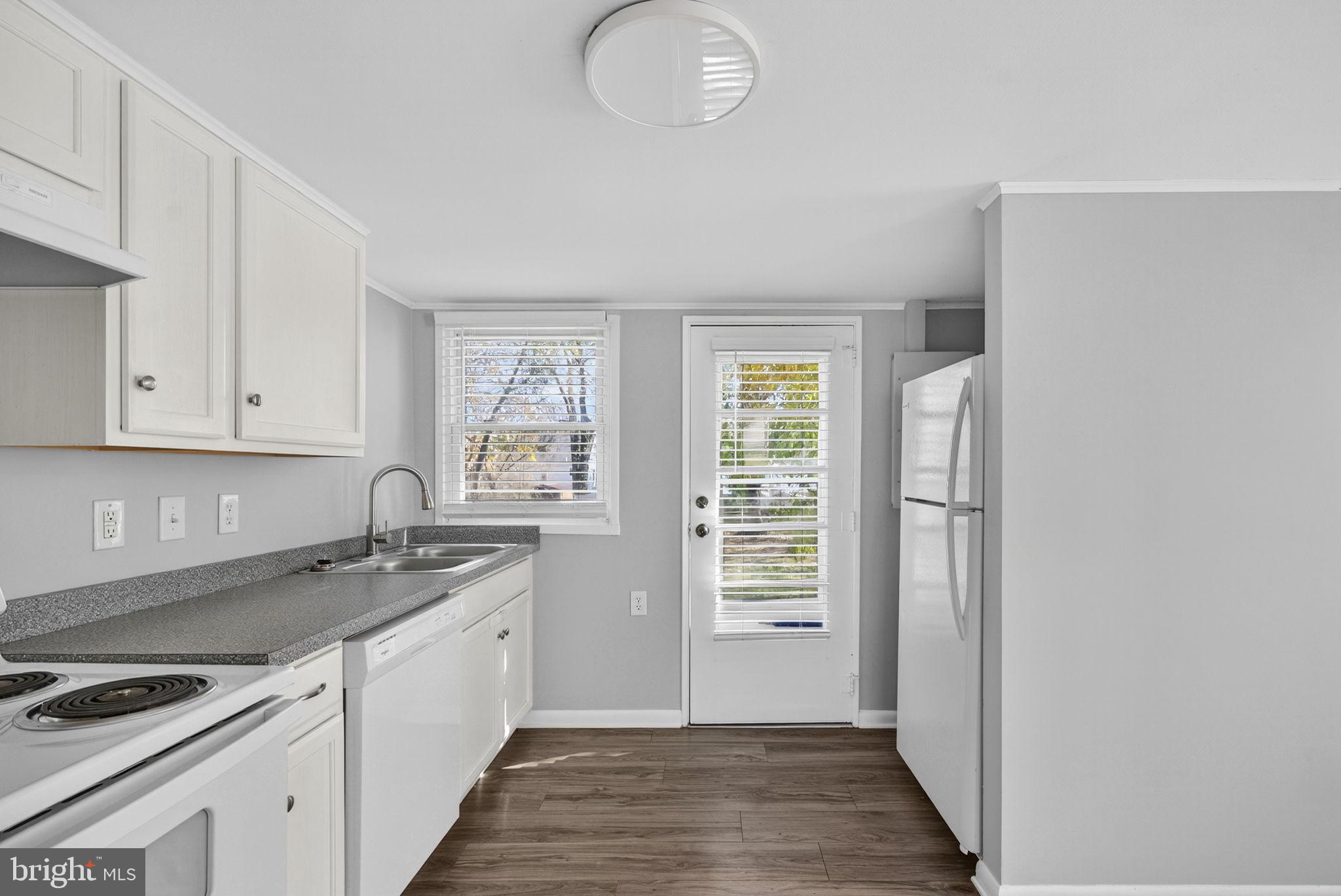 ACADEMY HEIGHTS - Residential