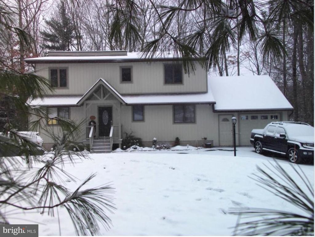 Photo of 113 Indian Dr, GREENTOWN, PA 18426 (MLS # PAPI2000790)