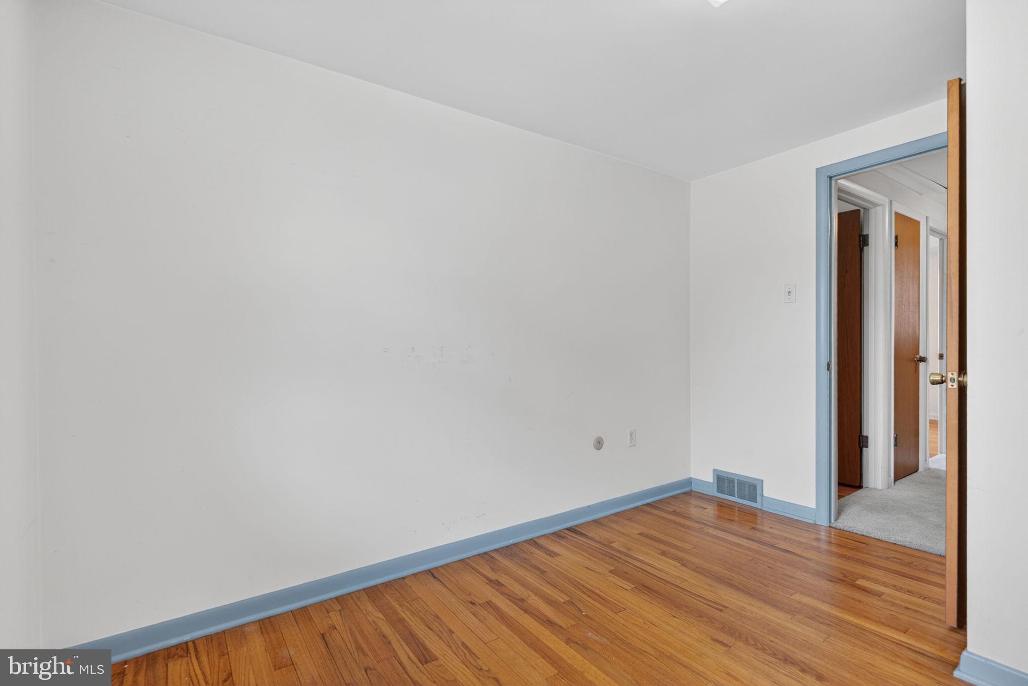 MANOR RIDGE - Residential