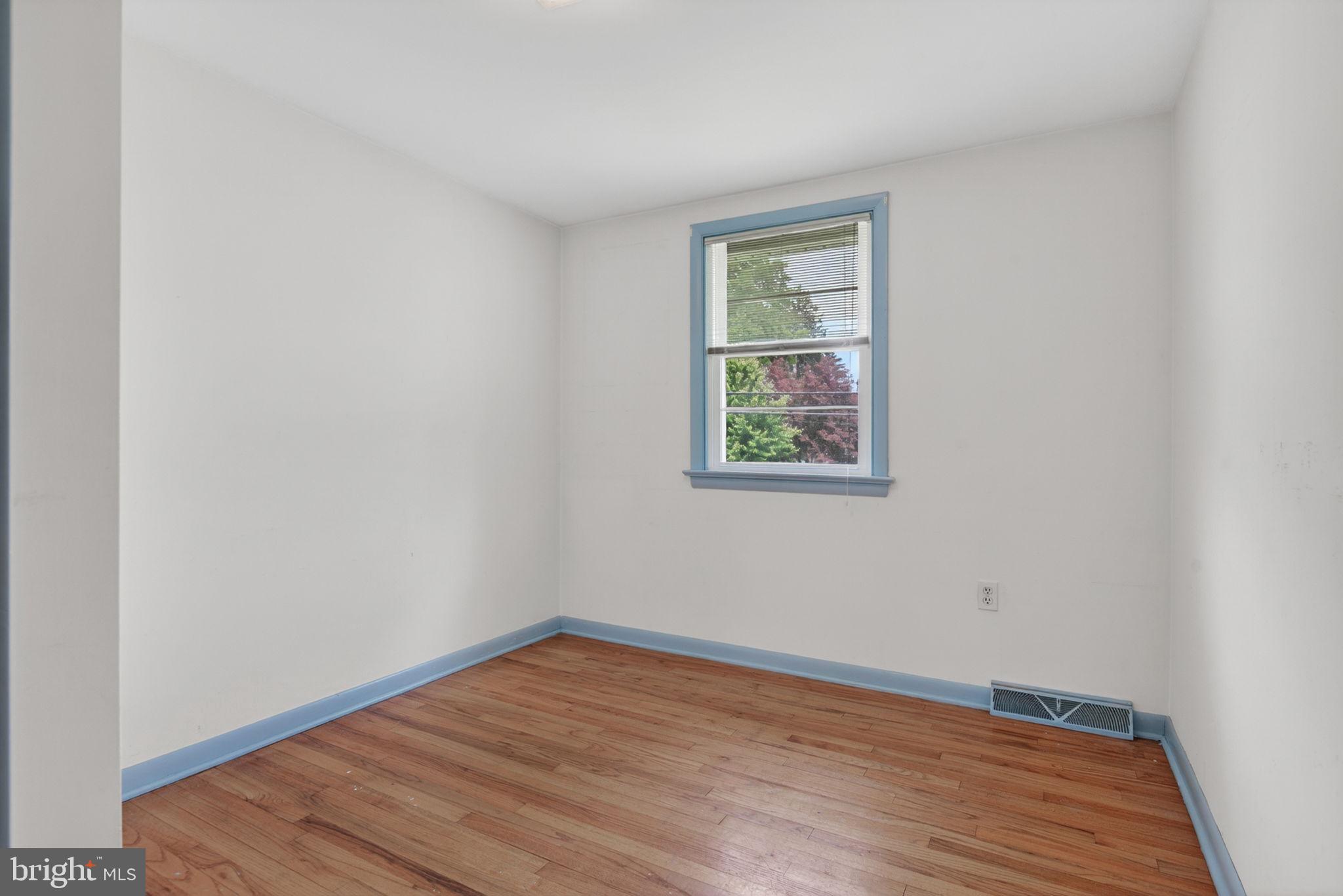MANOR RIDGE - Residential
