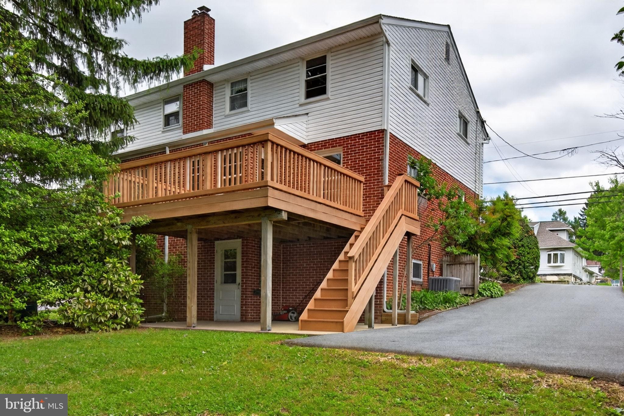 MANOR RIDGE - Residential