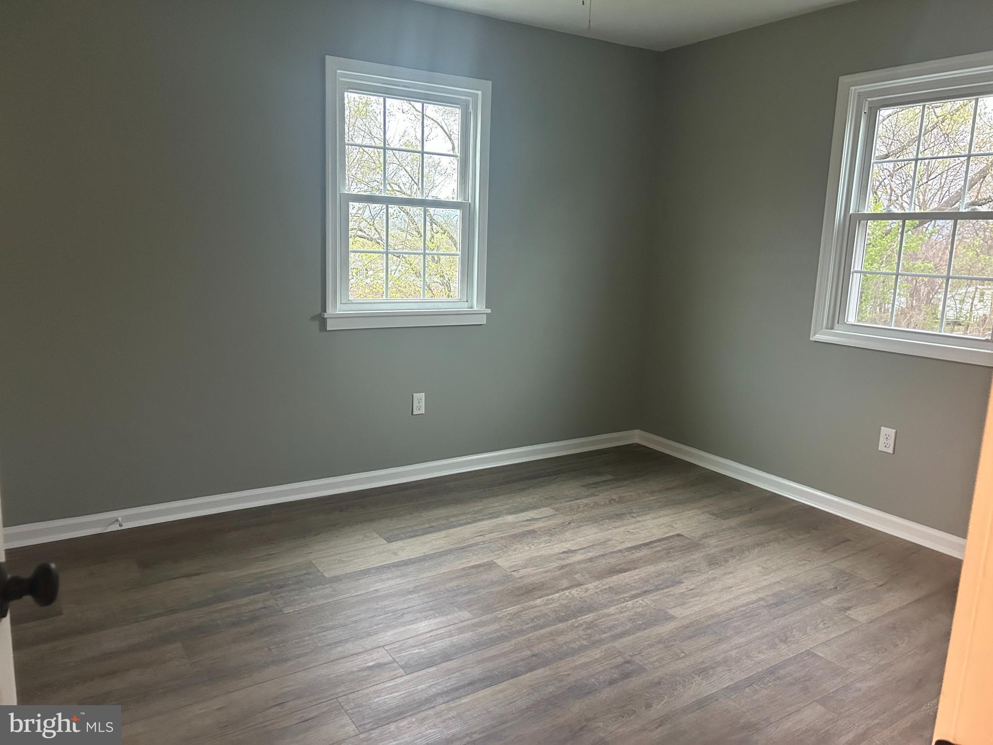 ROYAL VILLAGE - Residential Lease