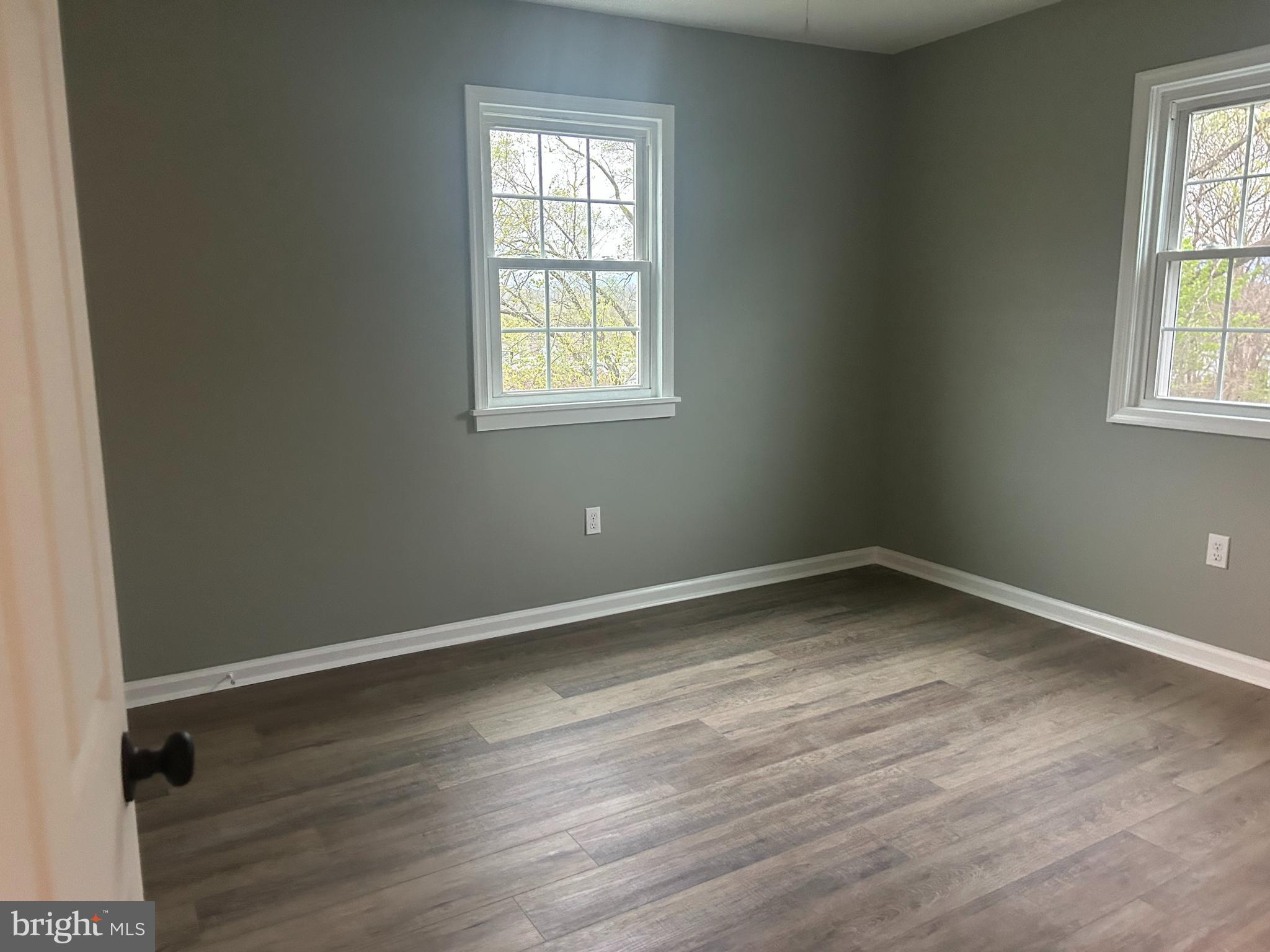 ROYAL VILLAGE - Residential Lease