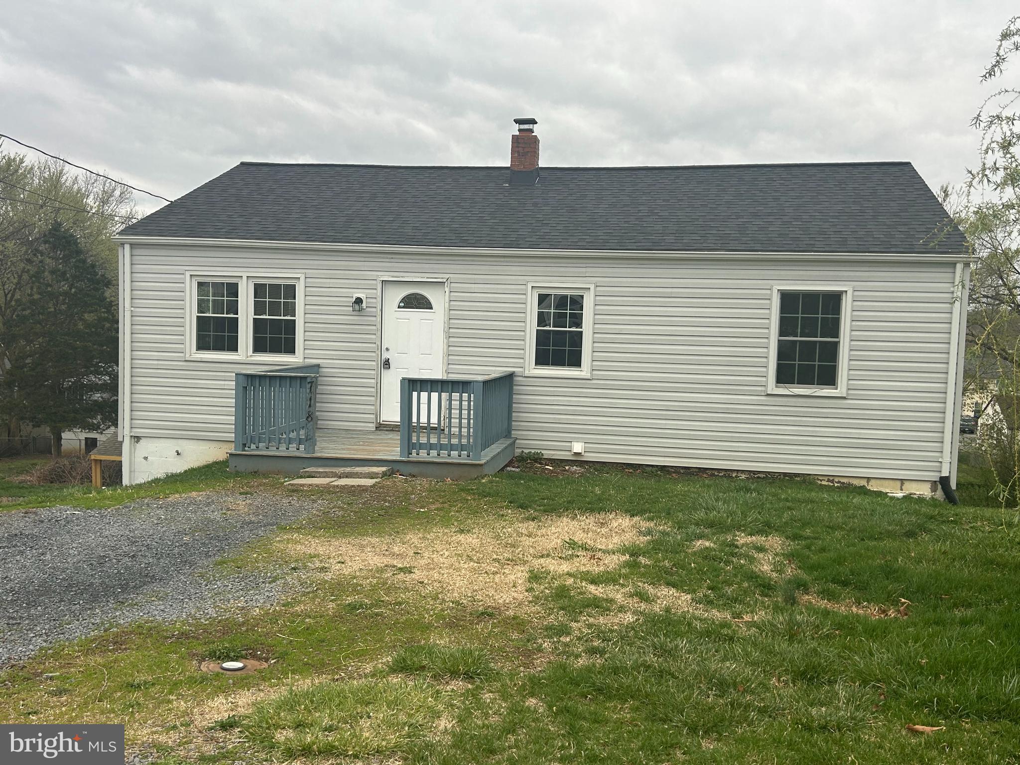 ROYAL VILLAGE - Residential Lease