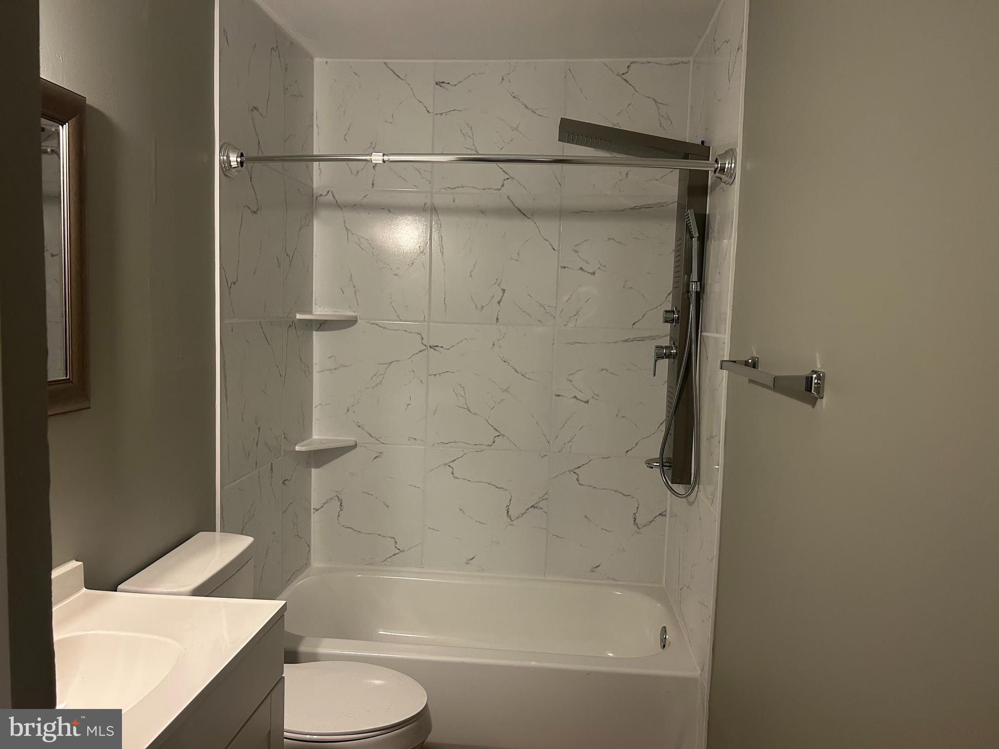 ROYAL VILLAGE - Residential Lease