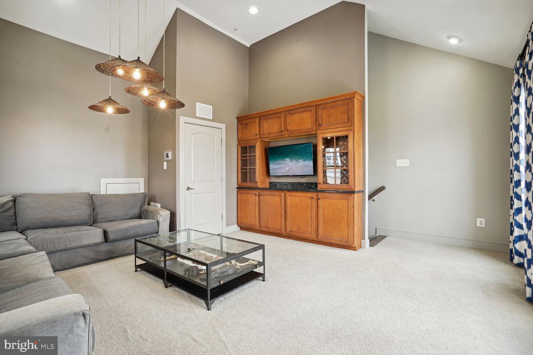 CROWN FARM - Residential