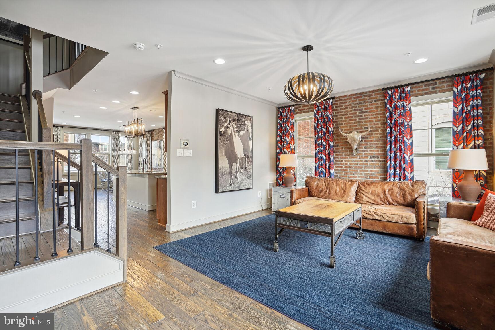 CROWN FARM - Residential