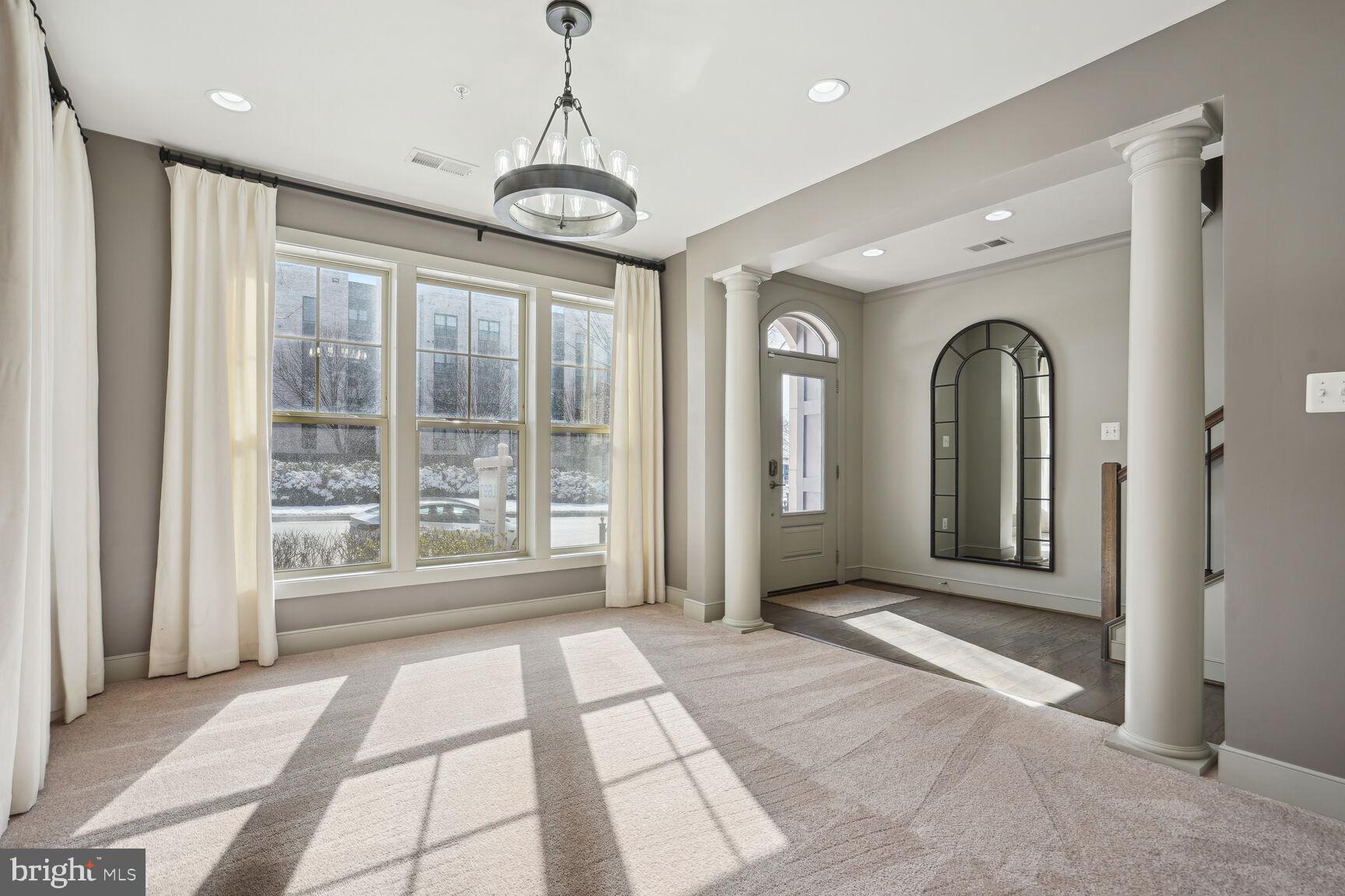 CROWN FARM - Residential