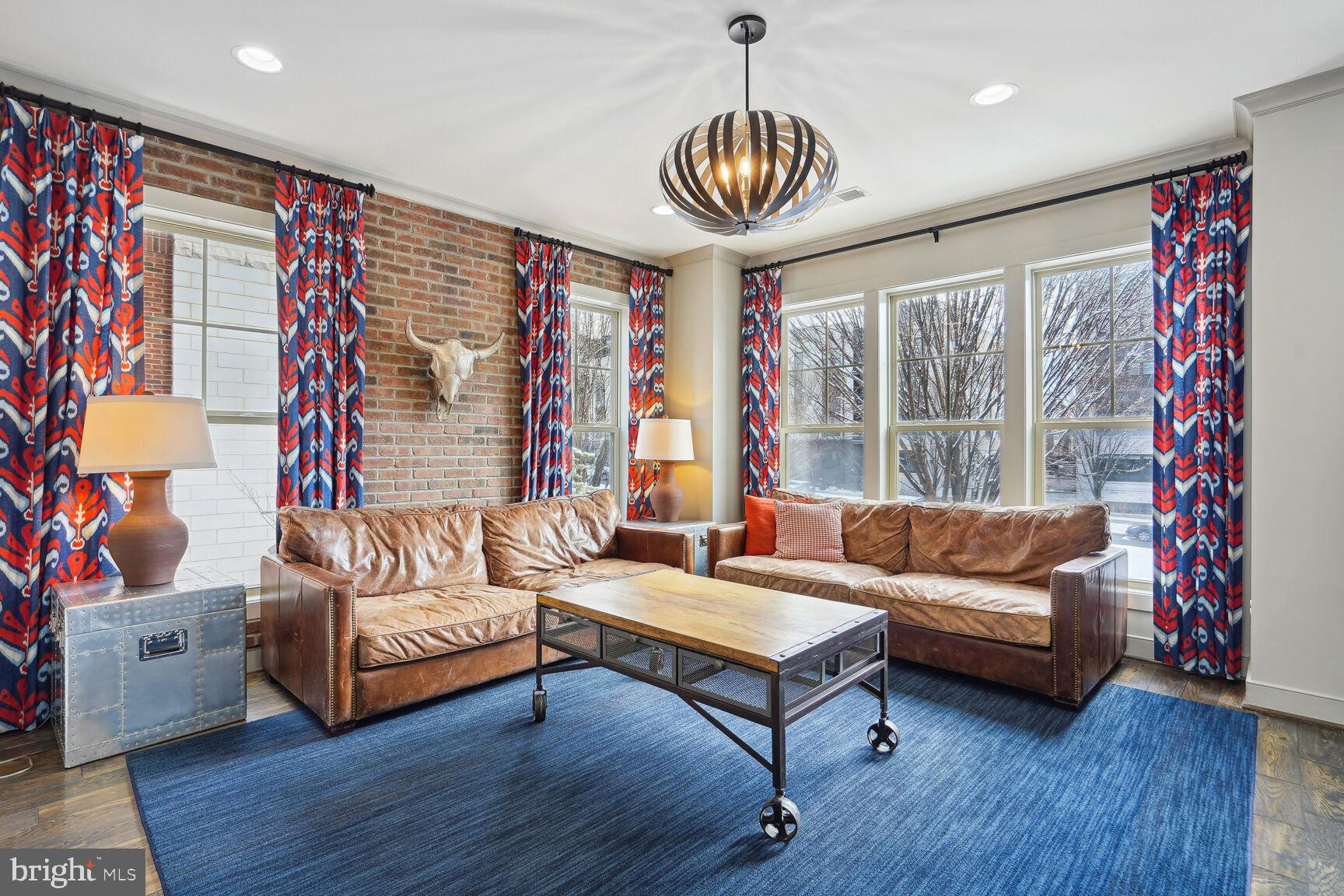 CROWN FARM - Residential