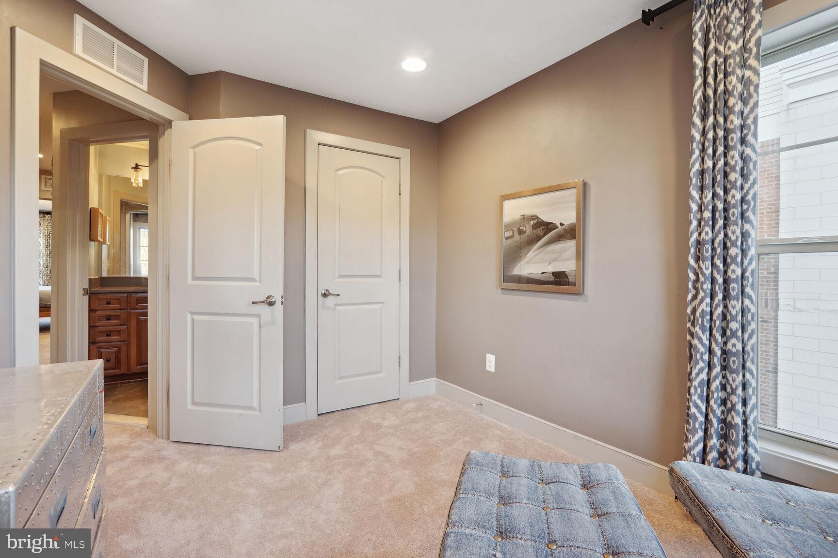 CROWN FARM - Residential