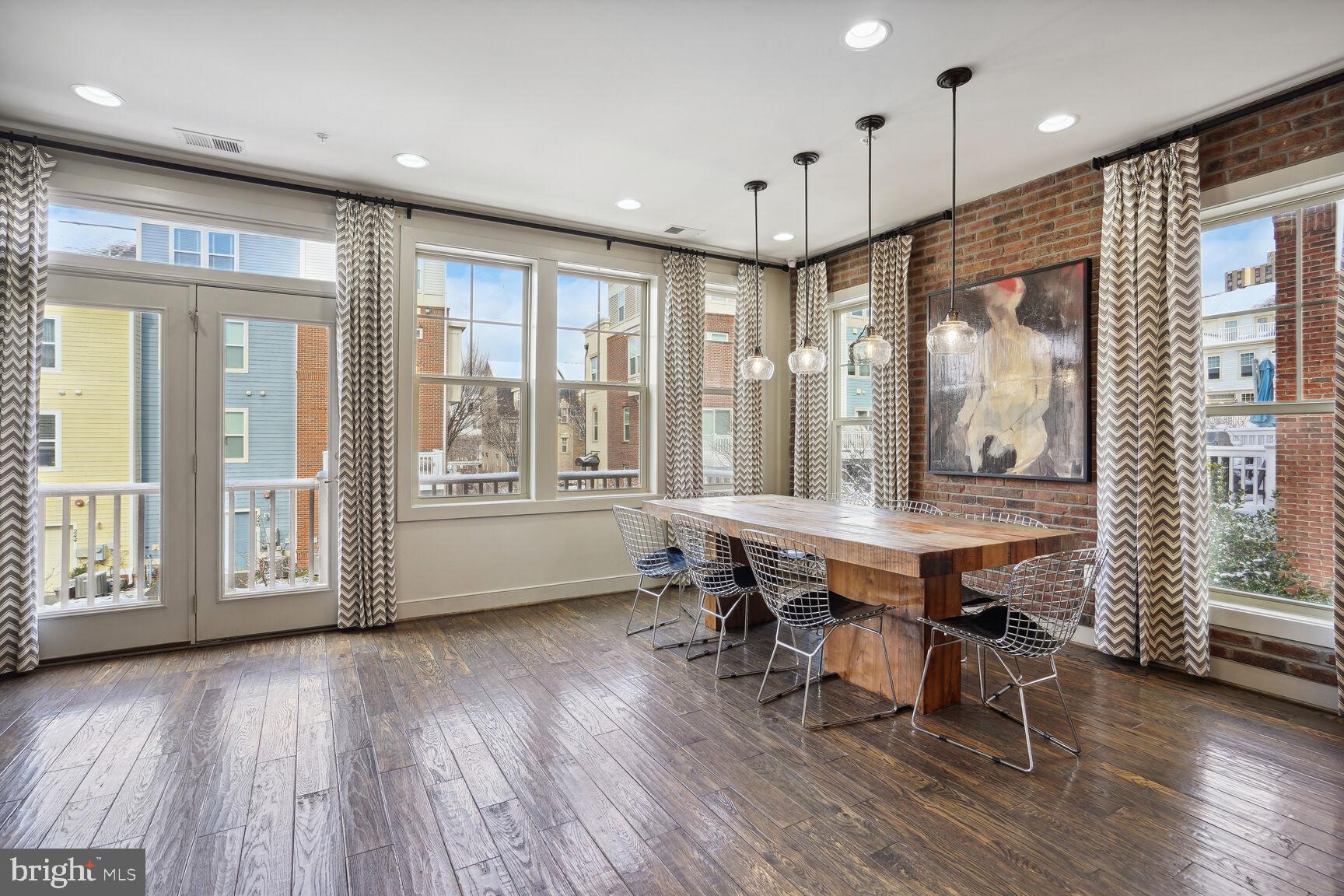 CROWN FARM - Residential