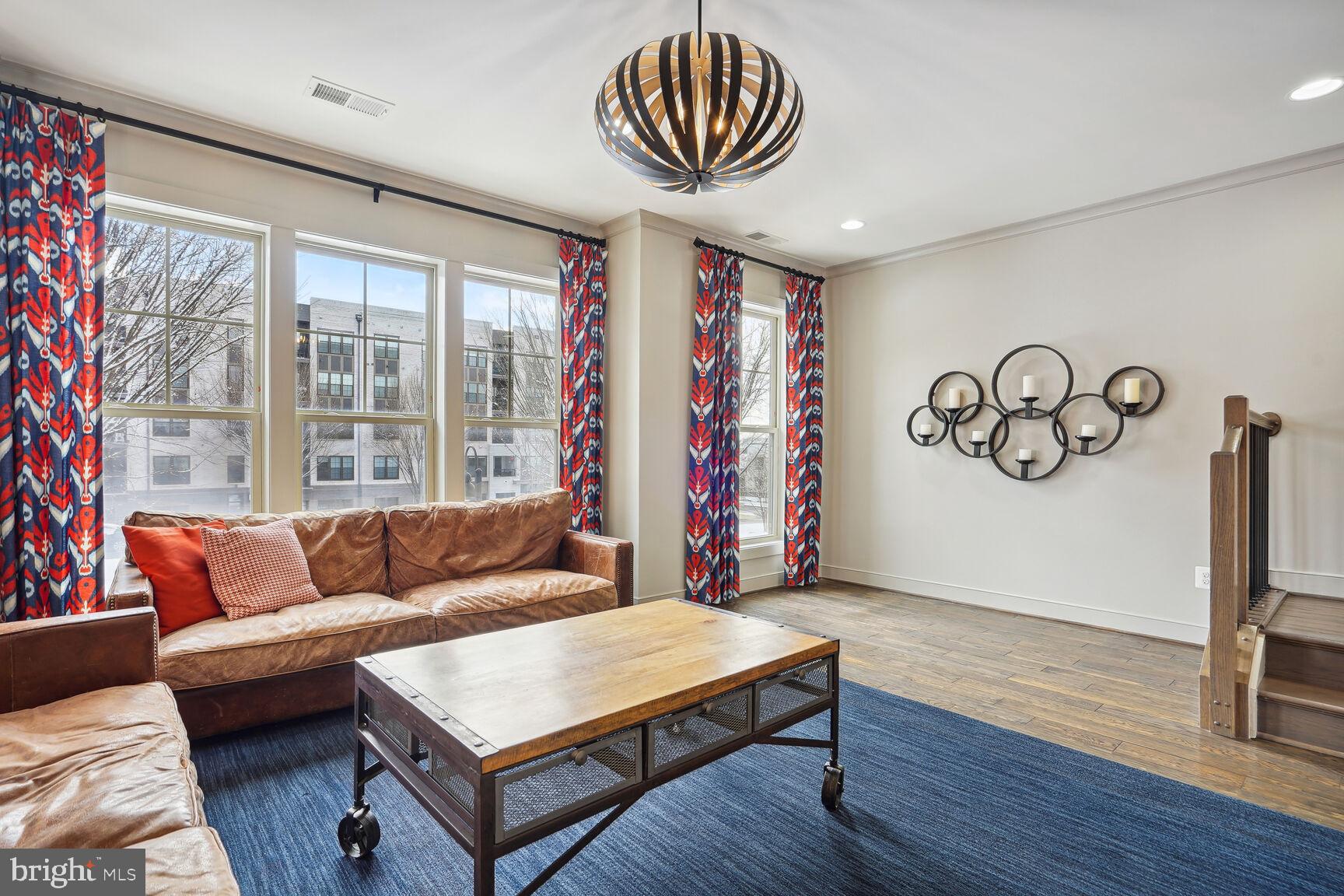 CROWN FARM - Residential