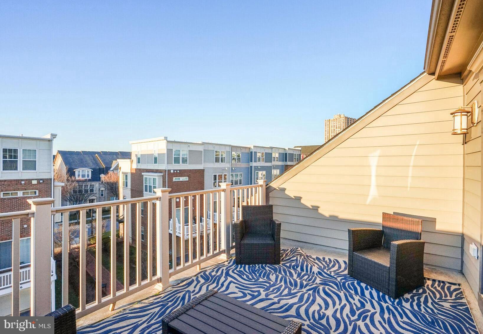 CROWN FARM - Residential