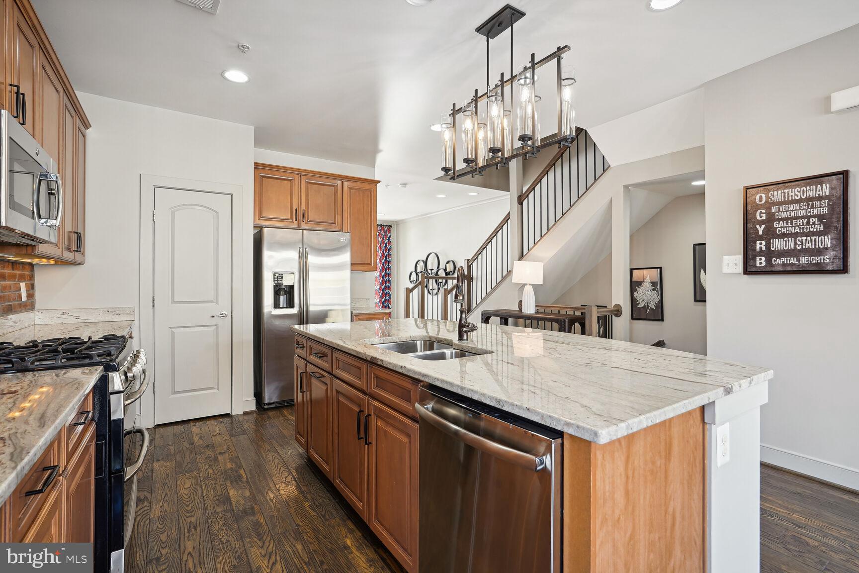 CROWN FARM - Residential