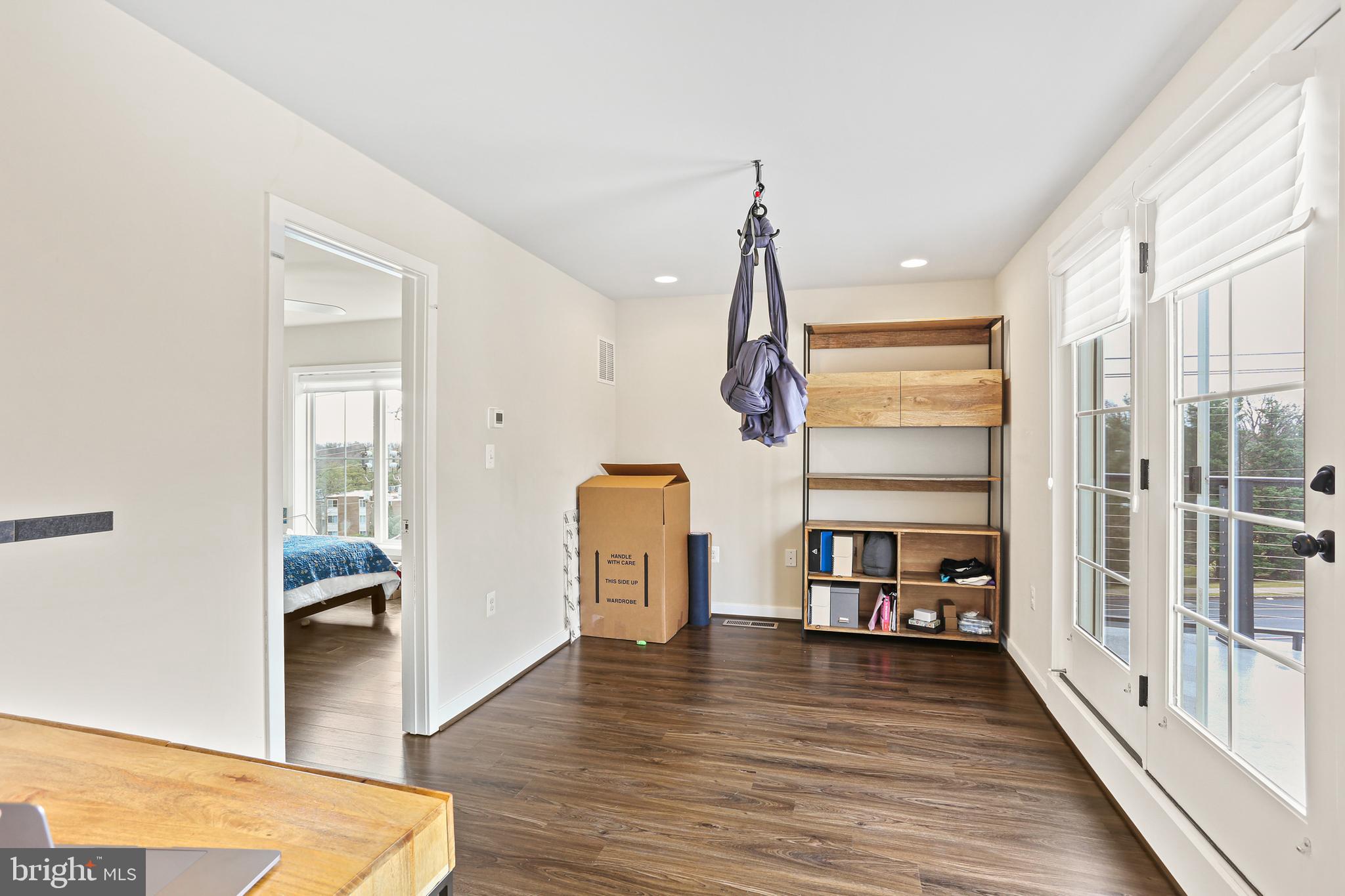 GLENMONT METROCENTRE - Residential Lease