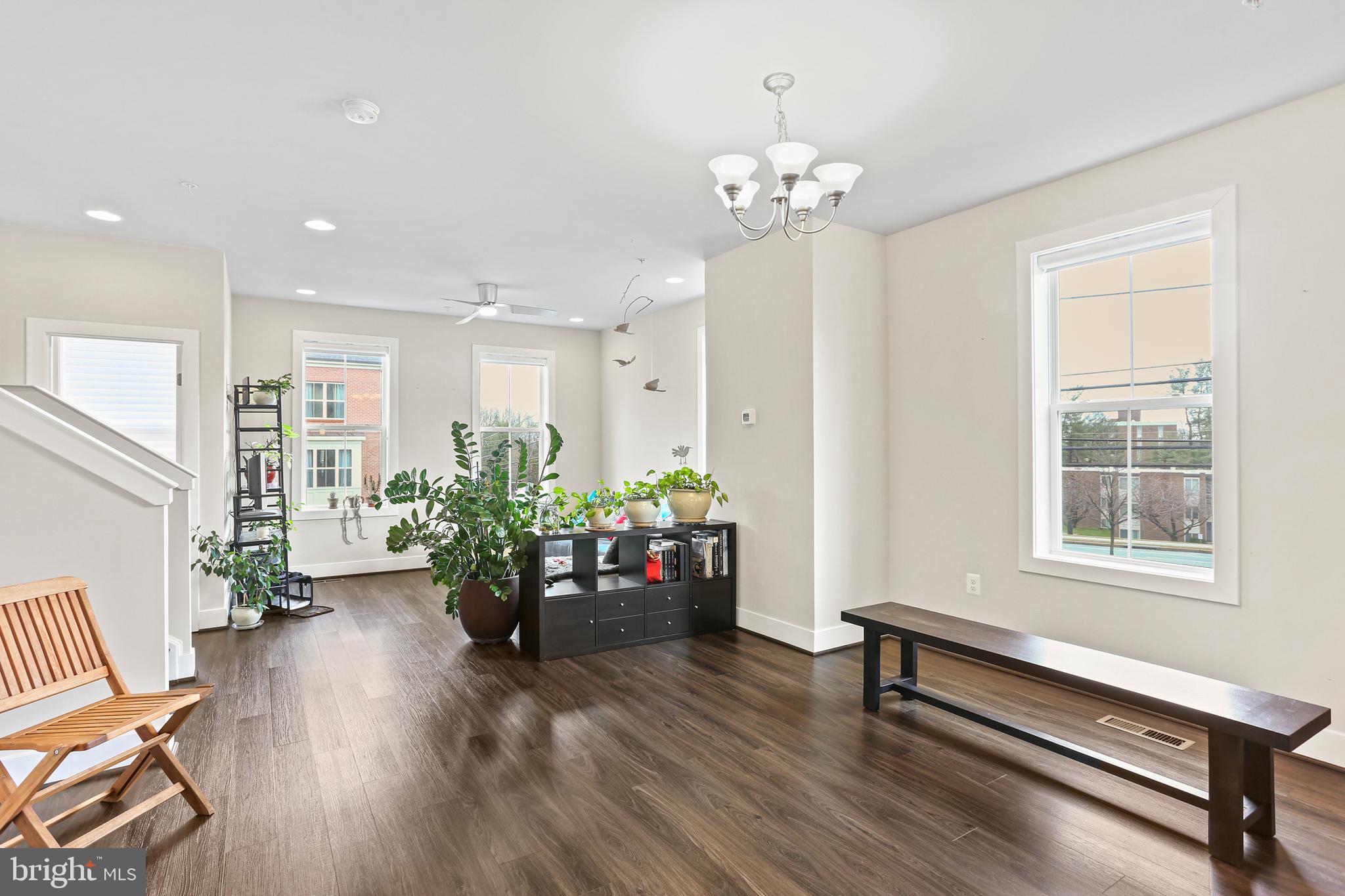 GLENMONT METROCENTRE - Residential Lease