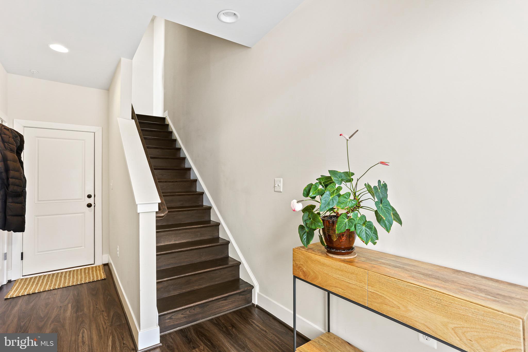 GLENMONT METROCENTRE - Residential Lease