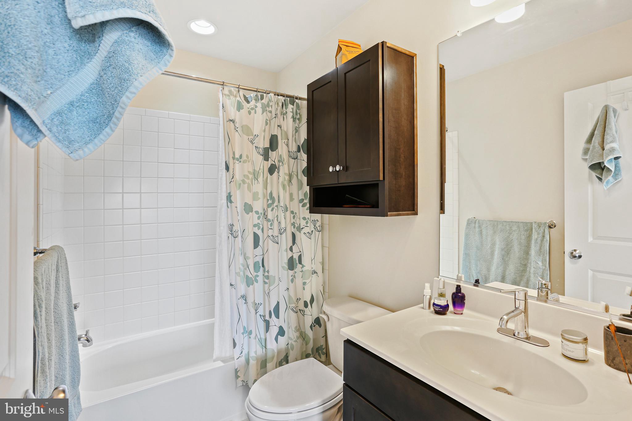 GLENMONT METROCENTRE - Residential Lease