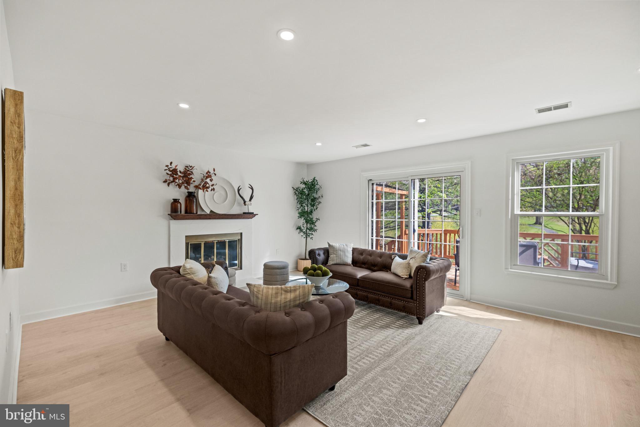 HUNTERS TRACE - Residential