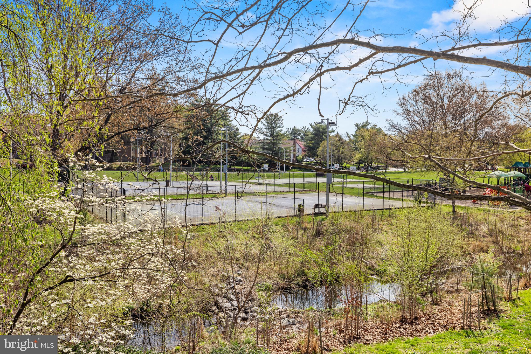 HUNTERS TRACE - Residential