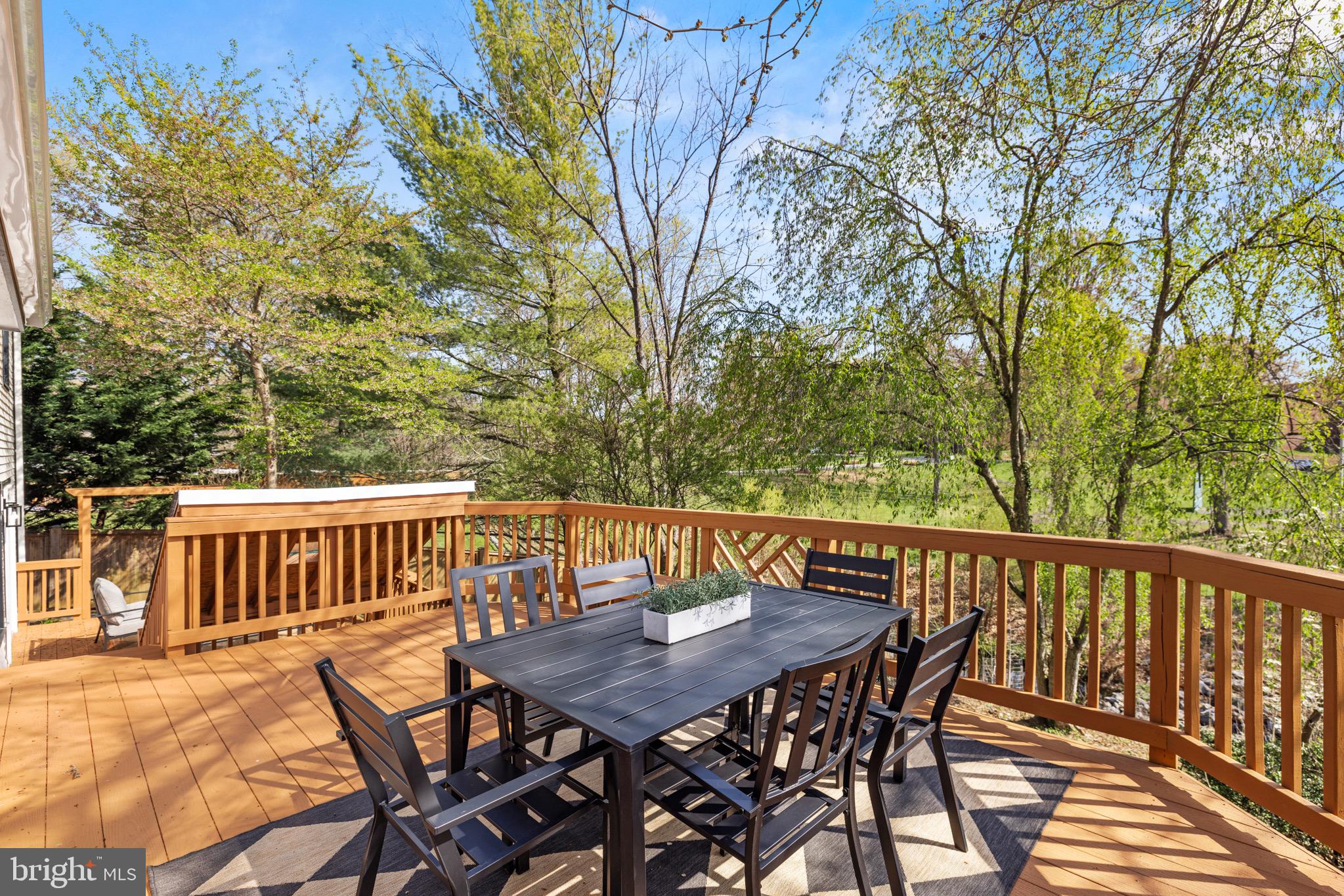 HUNTERS TRACE - Residential