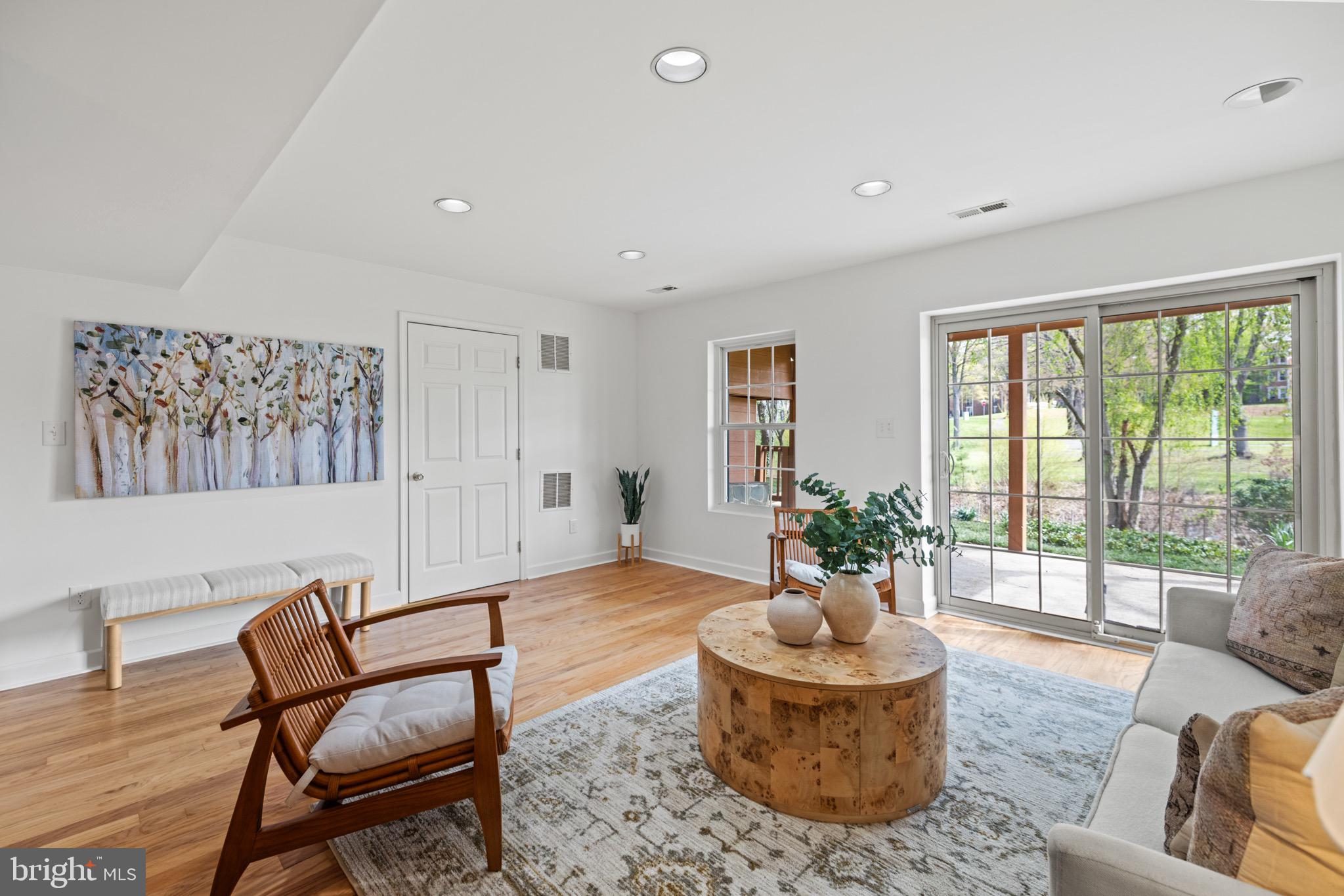 HUNTERS TRACE - Residential