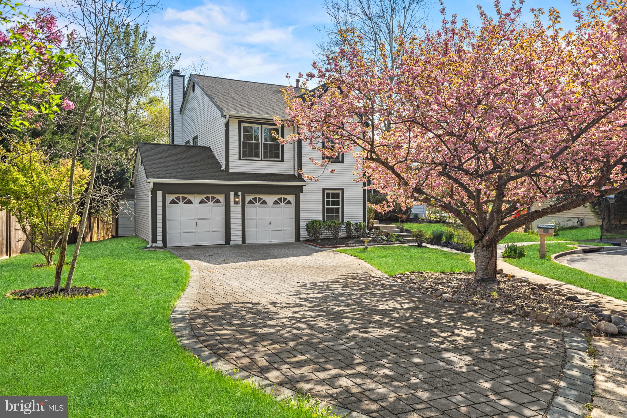 5 SOLITAIRE COURT