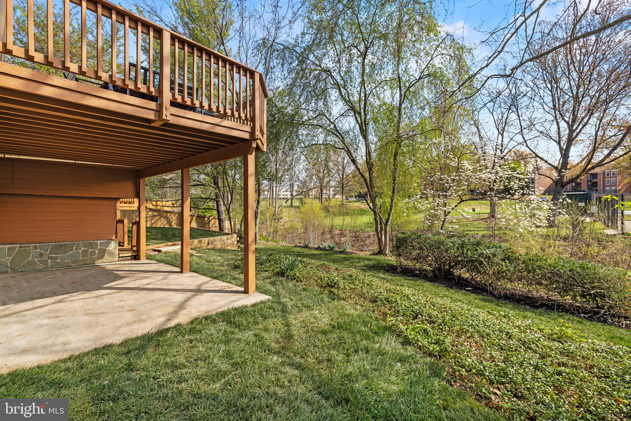 HUNTERS TRACE - Residential