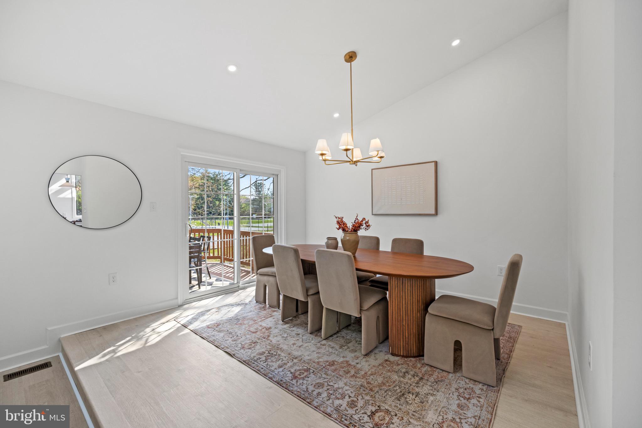 HUNTERS TRACE - Residential