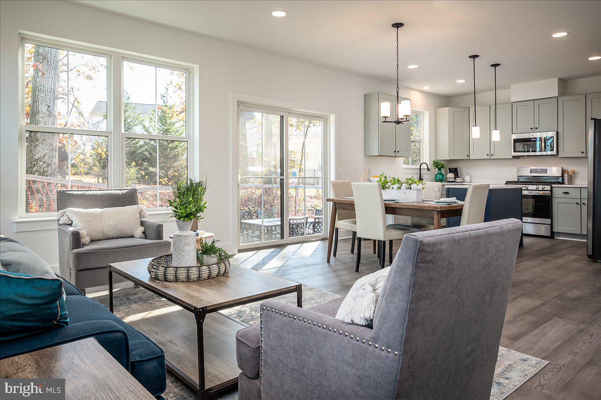 SHIPLEY OAKS - Residential