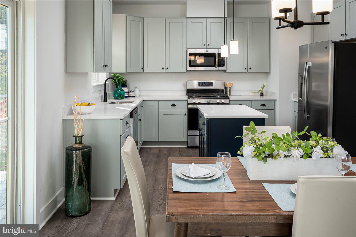 SHIPLEY OAKS - Residential