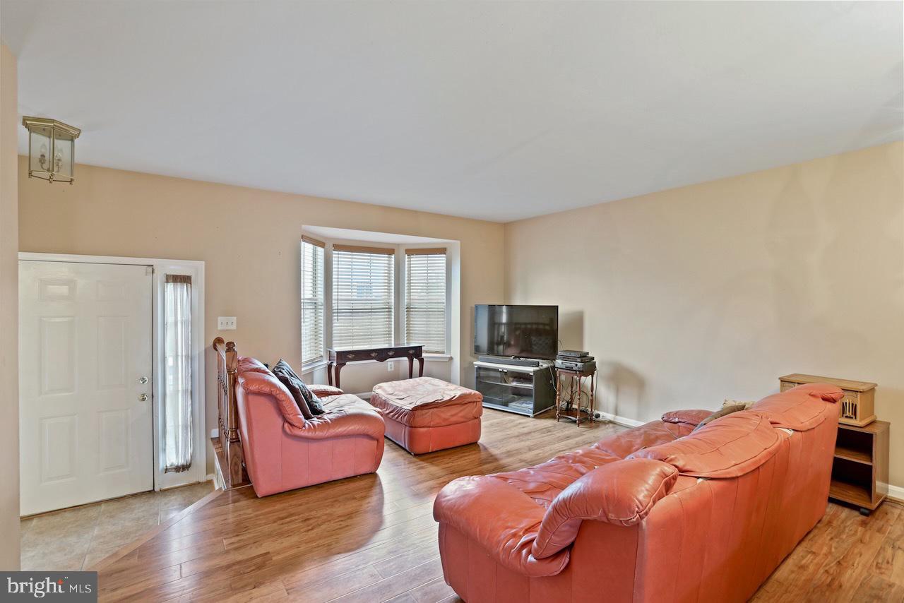 UNIVERSITY CENTER - Residential