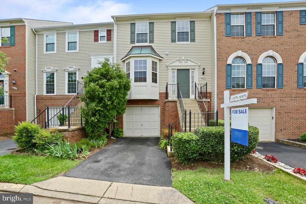 UNIVERSITY CENTER - Residential