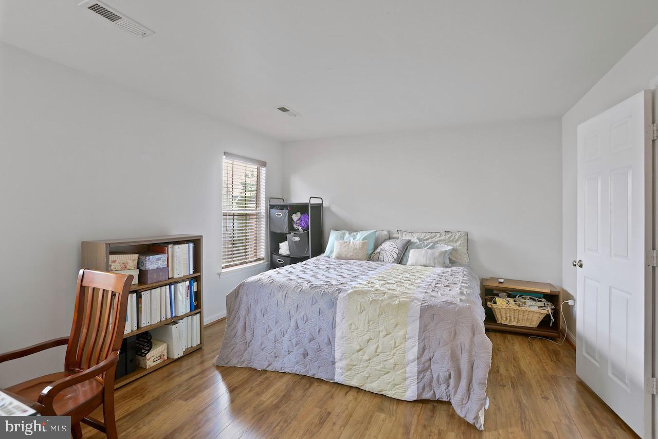 UNIVERSITY CENTER - Residential